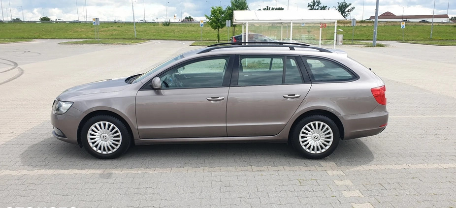 Skoda Superb cena 33900 przebieg: 167365, rok produkcji 2014 z Wrocław małe 232